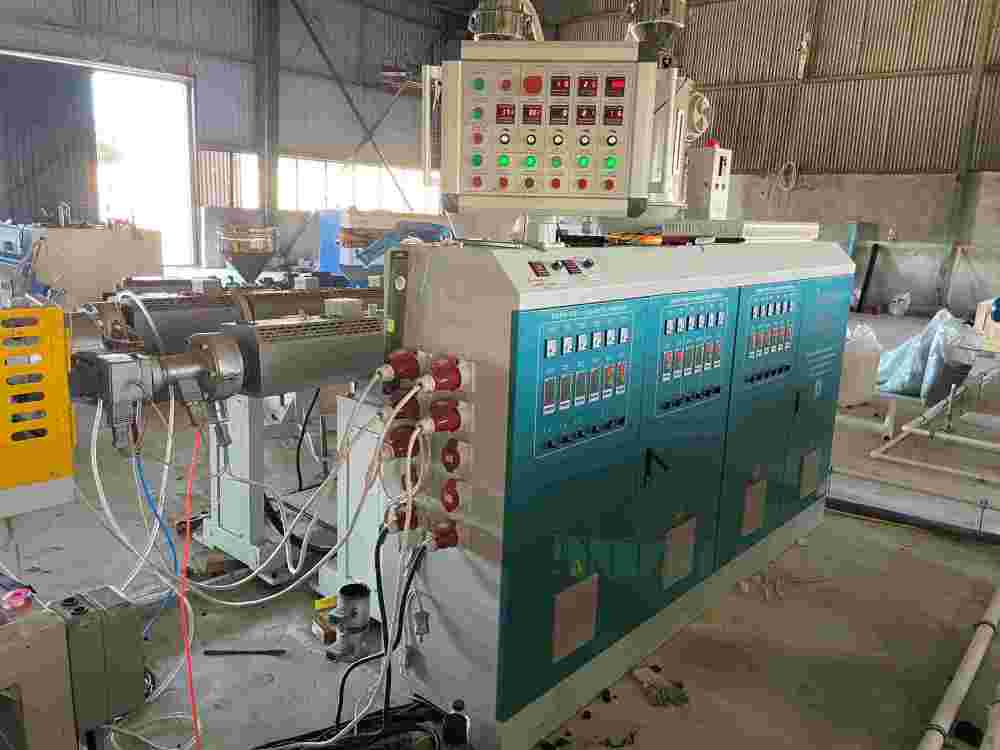 Ligne de production de tuyaux ondulé de 110 mm à double paroi