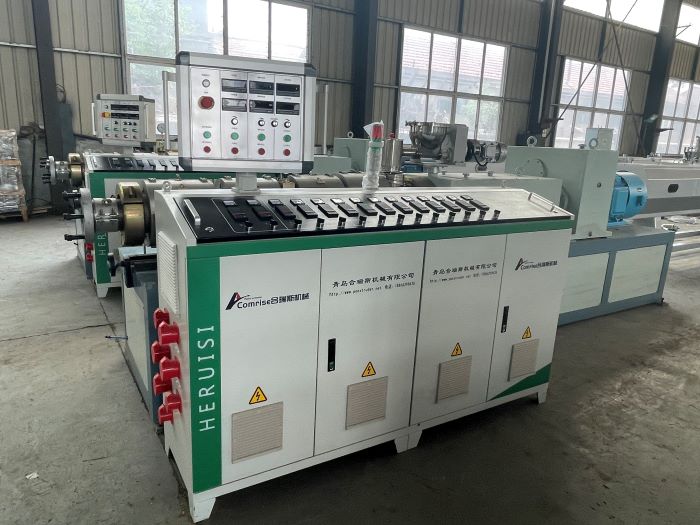 La production de l'extrudeuse pour le PVC Pipe Machien a été achevée