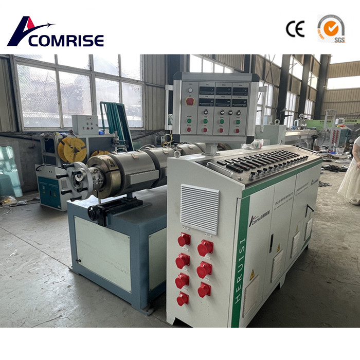 La ligne de production de tuyaux en PVC 50-250 mm est actuellement en production
