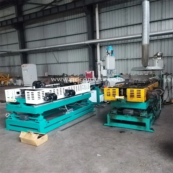 Extrudeuse de tuyaux ondulés
