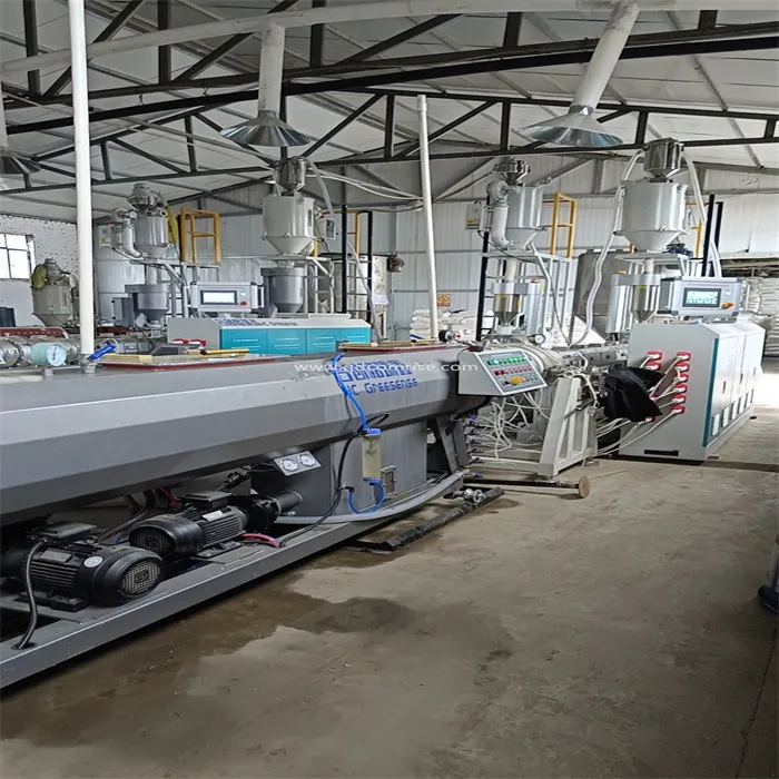 Machine de fabrication de tuyaux HDPE